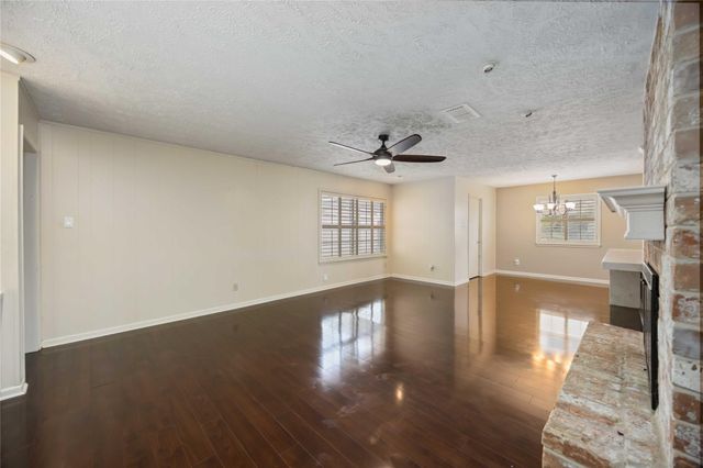 9871 Sageaspen Lane, Houston, TX 77089