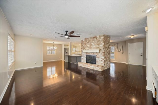 9871 Sageaspen Lane, Houston, TX 77089