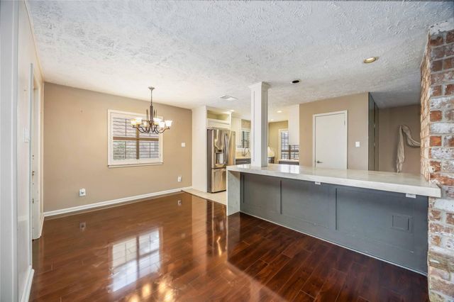 9871 Sageaspen Lane, Houston, TX 77089