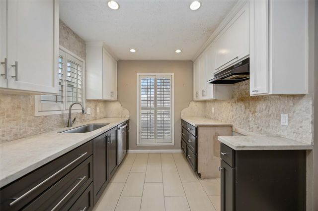 9871 Sageaspen Lane, Houston, TX 77089