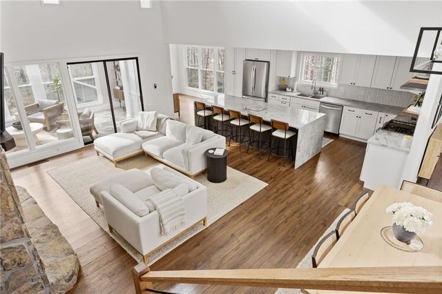 110 Lake Top Court, Roswell, GA 30076