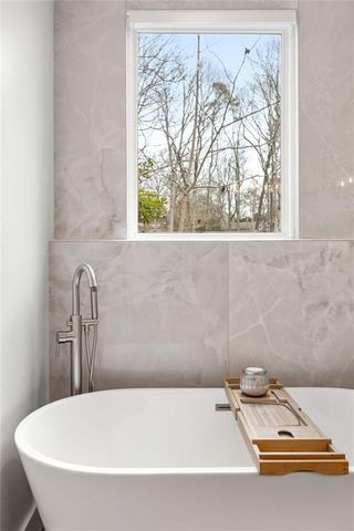 110 Lake Top Court, Roswell, GA 30076