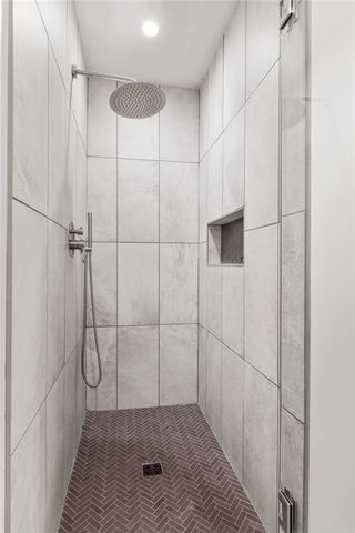 110 Lake Top Court, Roswell, GA 30076