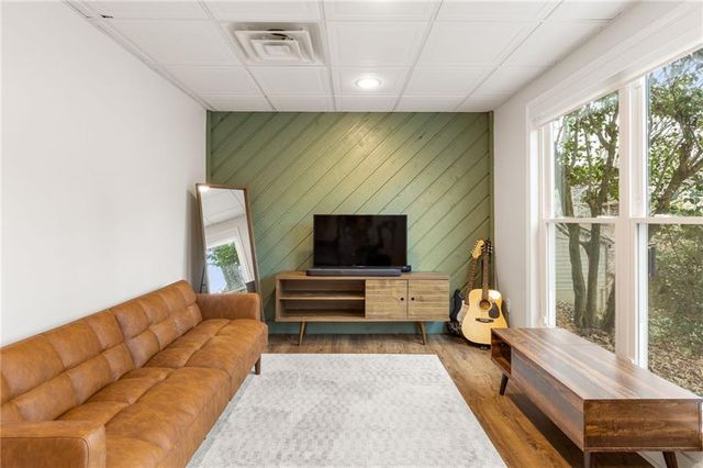 110 Lake Top Court, Roswell, GA 30076