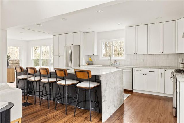 110 Lake Top Court, Roswell, GA 30076