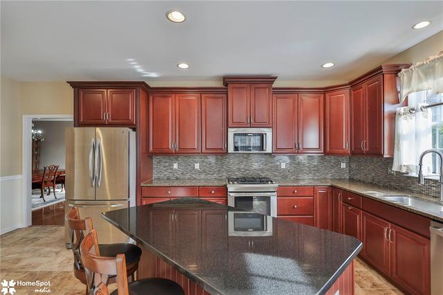 480 Inverness Circle, Easton, PA 18042
