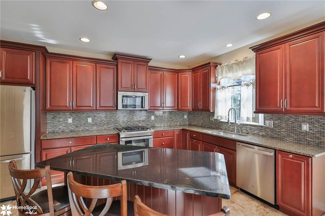 480 Inverness Circle, Easton, PA 18042