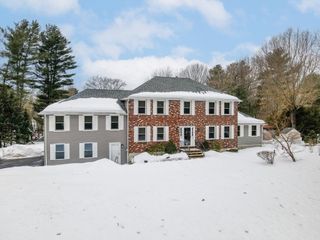 30 Parker Rd, Dracut, MA 01826