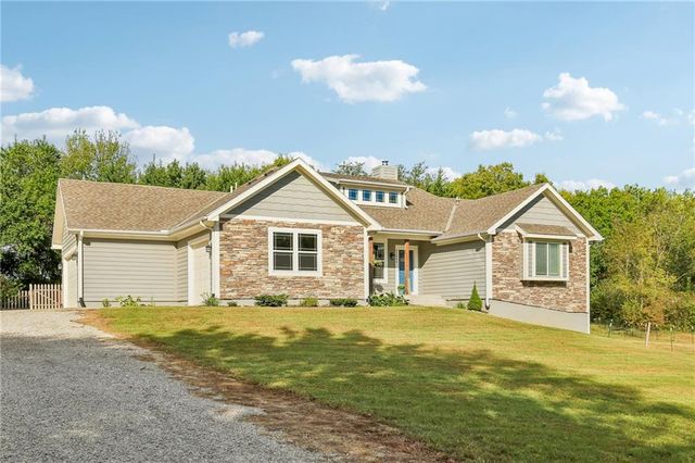 23904 S Lucille Lane, Peculiar, MO 64078