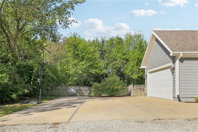 23904 S Lucille Lane, Peculiar, MO 64078