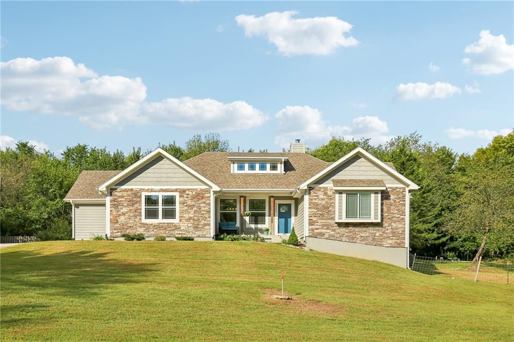 23904 S Lucille Lane, Peculiar, MO 64078