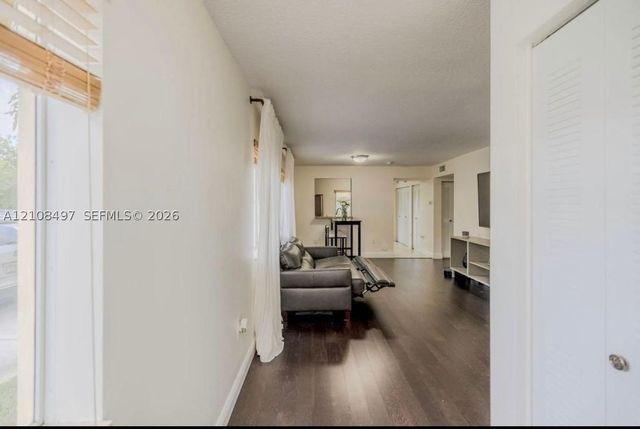 6245 SW 47th Mnr 101, Davie, FL 33314