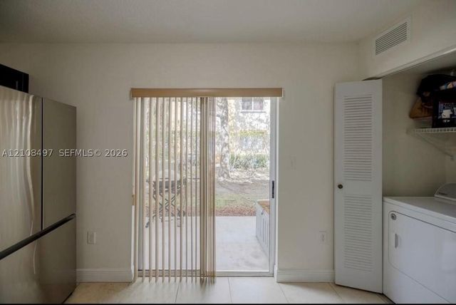 6245 SW 47th Mnr 101, Davie, FL 33314