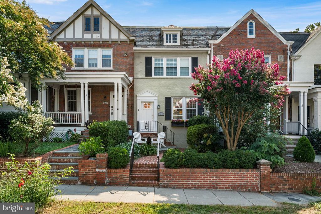 2303 38TH ST NW, Washington, DC 20007