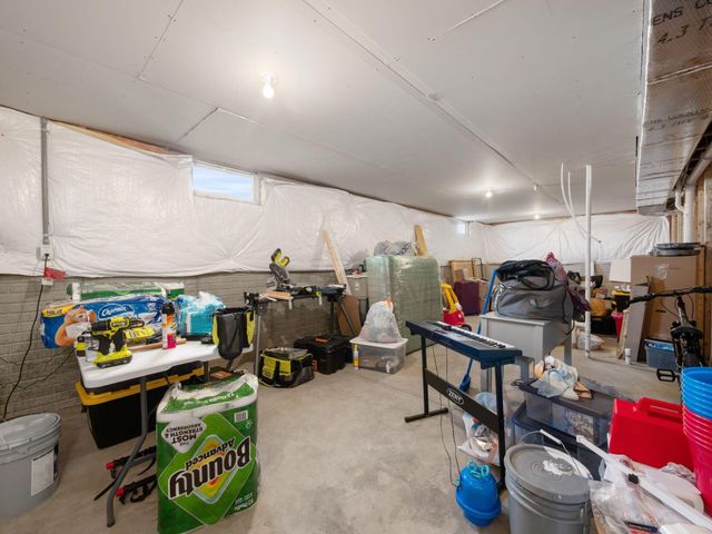 294 Arledge Drive, Commercial Point, OH 43116