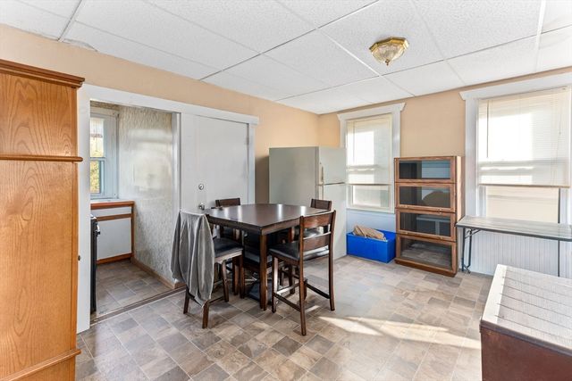 23 Slocum Street, Acushnet, MA 02743