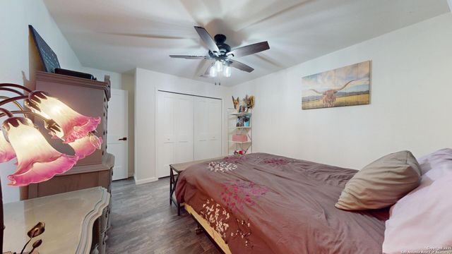 8258 Phoenix, Universal City, TX 78148