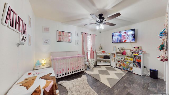 8258 Phoenix, Universal City, TX 78148