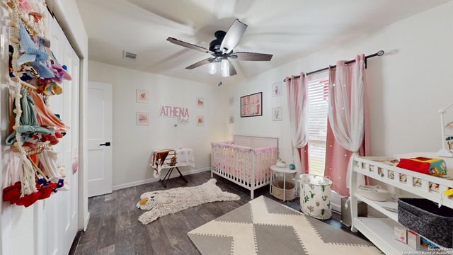 8258 Phoenix, Universal City, TX 78148