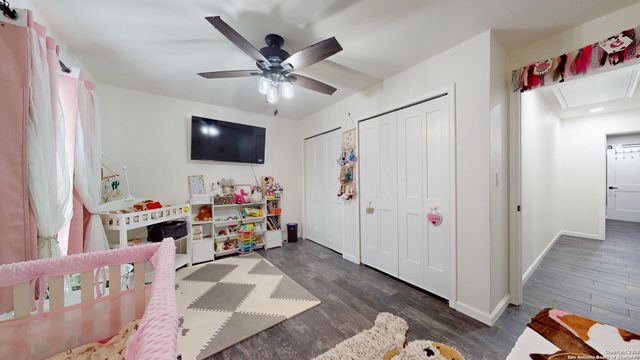 8258 Phoenix, Universal City, TX 78148