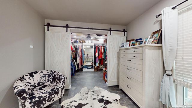 8258 Phoenix, Universal City, TX 78148