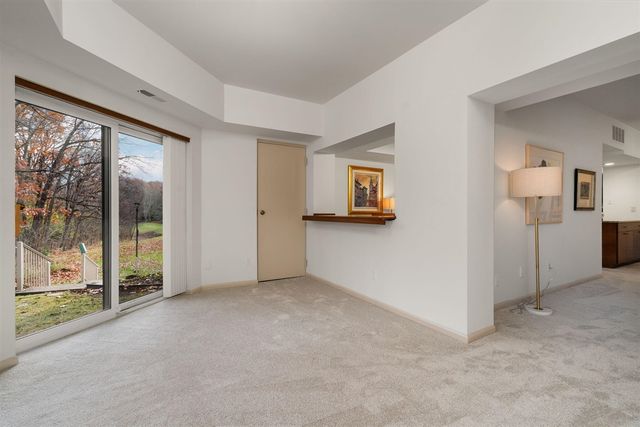 2125 Nature Cove Court 108, Ann Arbor, MI 48104