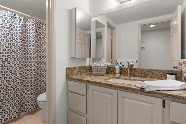 2125 Nature Cove Court 108, Ann Arbor, MI 48104