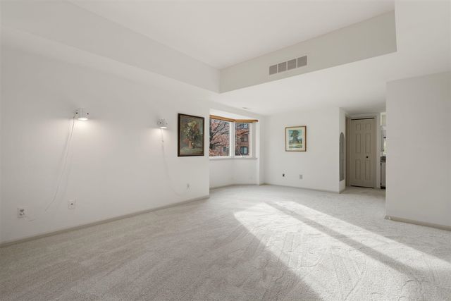 2125 Nature Cove Court 108, Ann Arbor, MI 48104