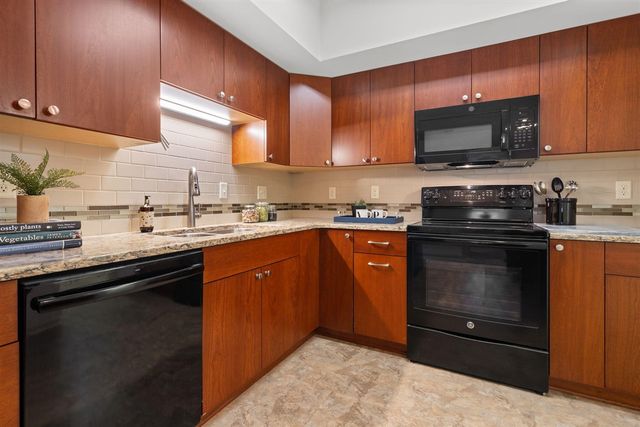 2125 Nature Cove Court 108, Ann Arbor, MI 48104