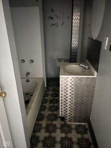 412 N Oakland Avenue, Indianapolis, IN 46201