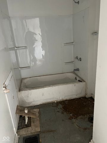 412 N Oakland Avenue, Indianapolis, IN 46201