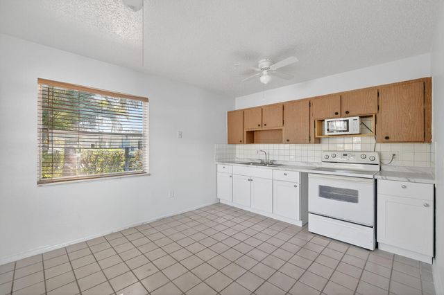 4600 Kelmar Drive, West Palm Beach, FL 33415