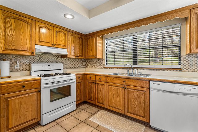 11045 FORT KING ROAD, Dade City, FL 33525