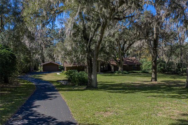 11045 FORT KING ROAD, Dade City, FL 33525