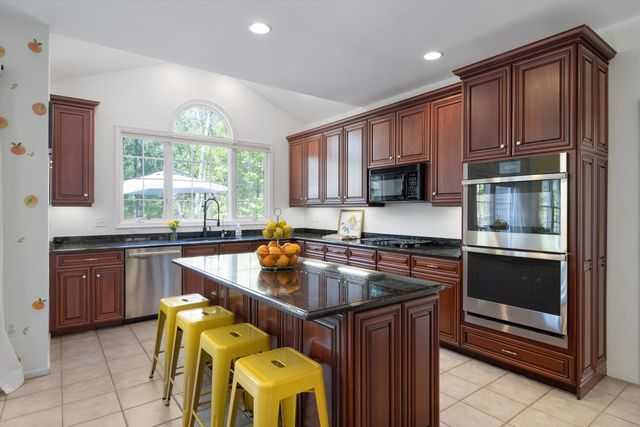 2897 Riverside Drive, Orion Charter Twp, MI 48359