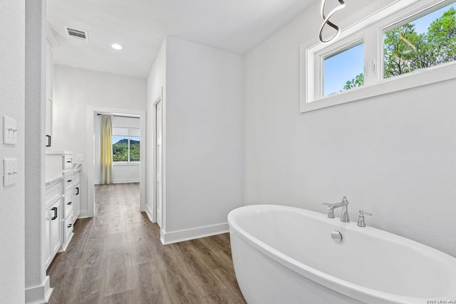 2042 COLLEEN DR, Canyon Lake, TX 78133