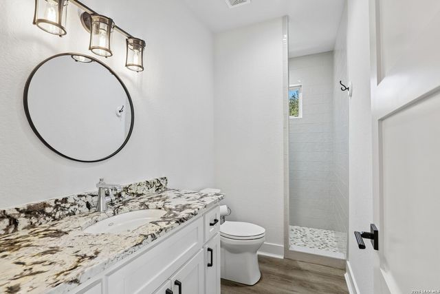 2042 COLLEEN DR, Canyon Lake, TX 78133