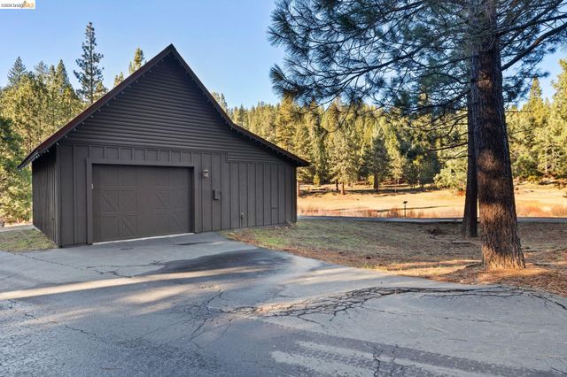 31631 Old Strawberry Rd, Strawberry, CA 95375