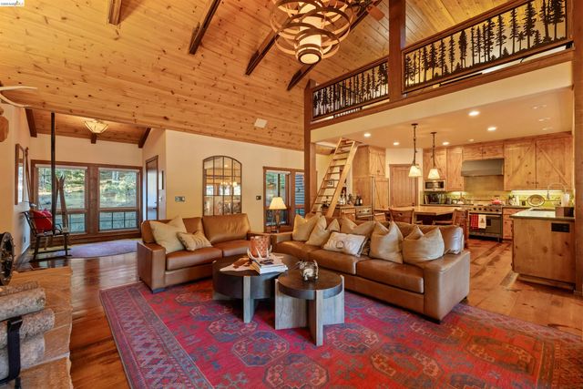 31631 Old Strawberry Rd, Strawberry, CA 95375