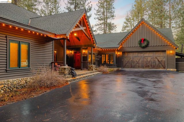 31631 Old Strawberry Rd, Strawberry, CA 95375