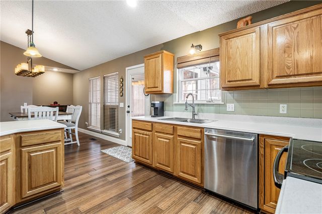 99 Argyll Drive, Bella Vista, AR 72715