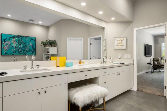 39 La Costa Drive, Rancho Mirage, CA 92270