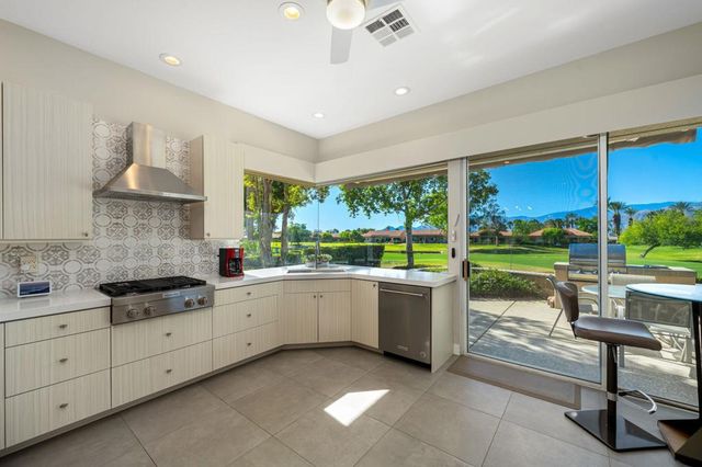 39 La Costa Drive, Rancho Mirage, CA 92270