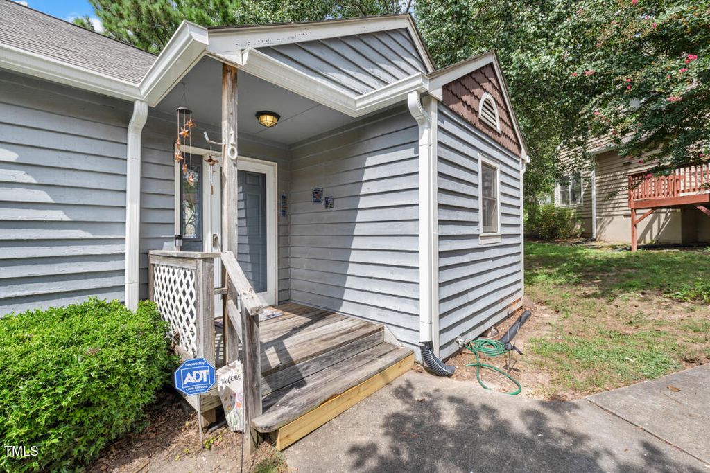 10 Hickorywood Square, Durham, NC 27713