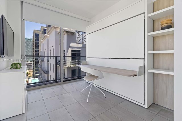 227 NE 2nd St 2506, Miami, FL 33132