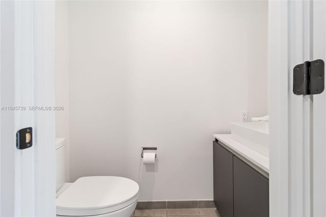 227 NE 2nd St 2506, Miami, FL 33132