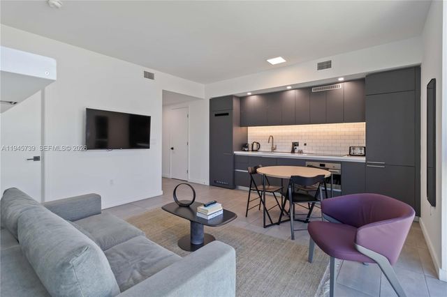 227 NE 2nd St 2506, Miami, FL 33132