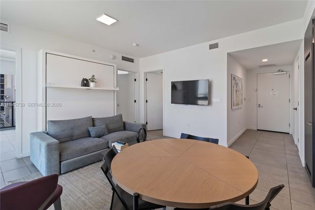 227 NE 2nd St 2506, Miami, FL 33132