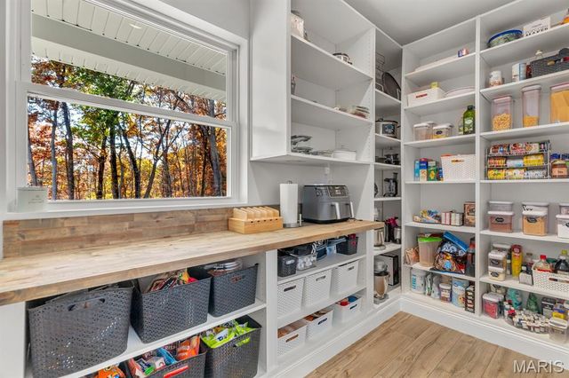 1903 Glenn Court, Lake Sherwood, MO 63357