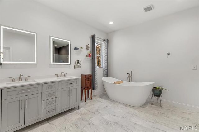 1903 Glenn Court, Lake Sherwood, MO 63357